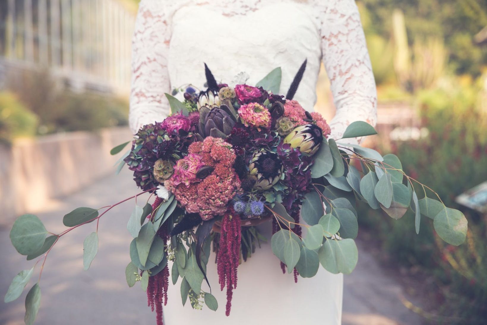 Wedding flower trends inspired by London Fashion Week for stylish brides