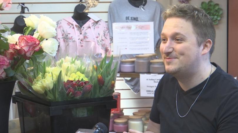 Florist donates flowers from canceled events to hospice patients