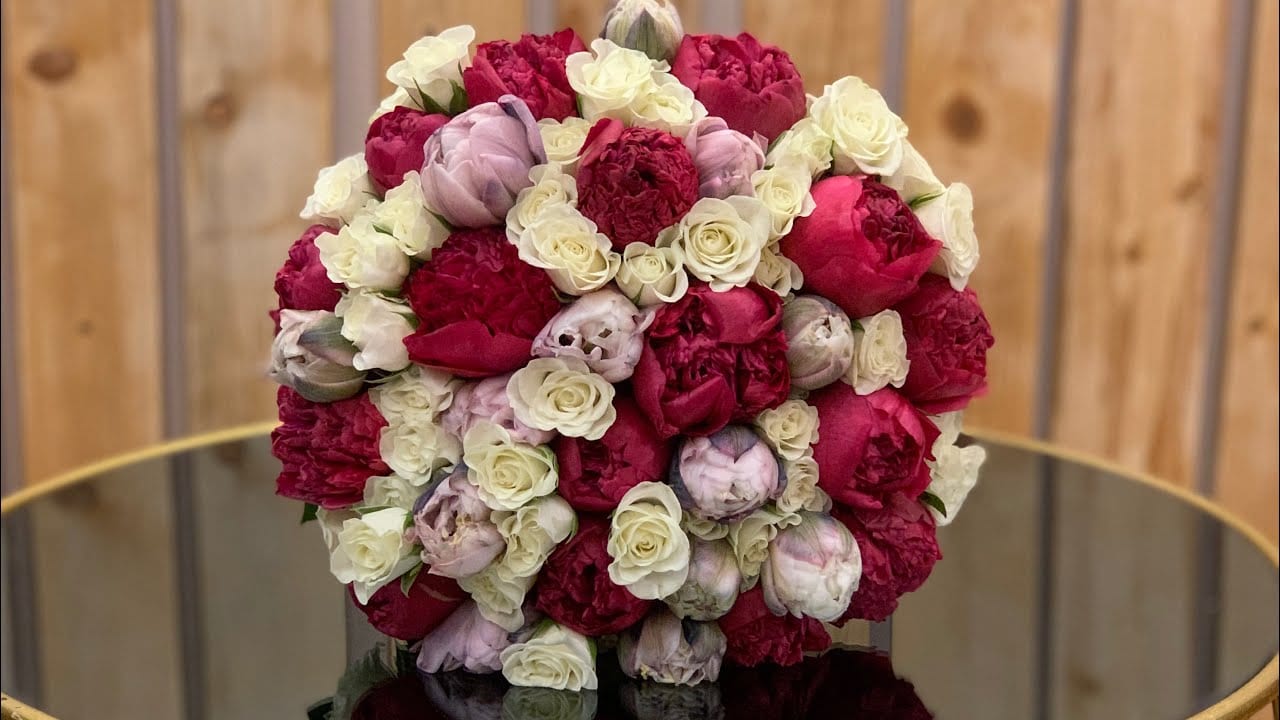 Wedding Bells// Bridal Bouquet// Flower Arrangement