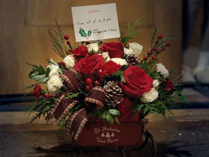 Teleflora Brings The Magic of The Holidays in New “Impromptu Choir” Campaign