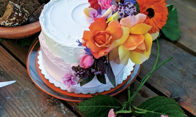 A Florist’s Guide to Edible Flowers