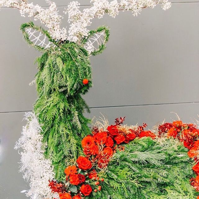 Follow a Festive  ‘Floral Trail’ in Vancouver Featuring 35 pop-up Floral installations