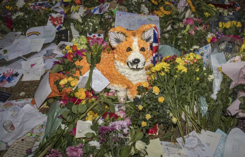 queens-flower-tribute