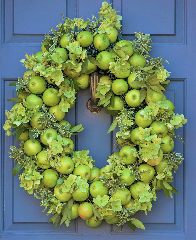 wreath with green apples