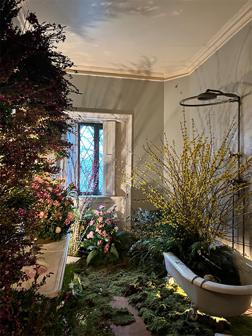 bathroom filled with flowers