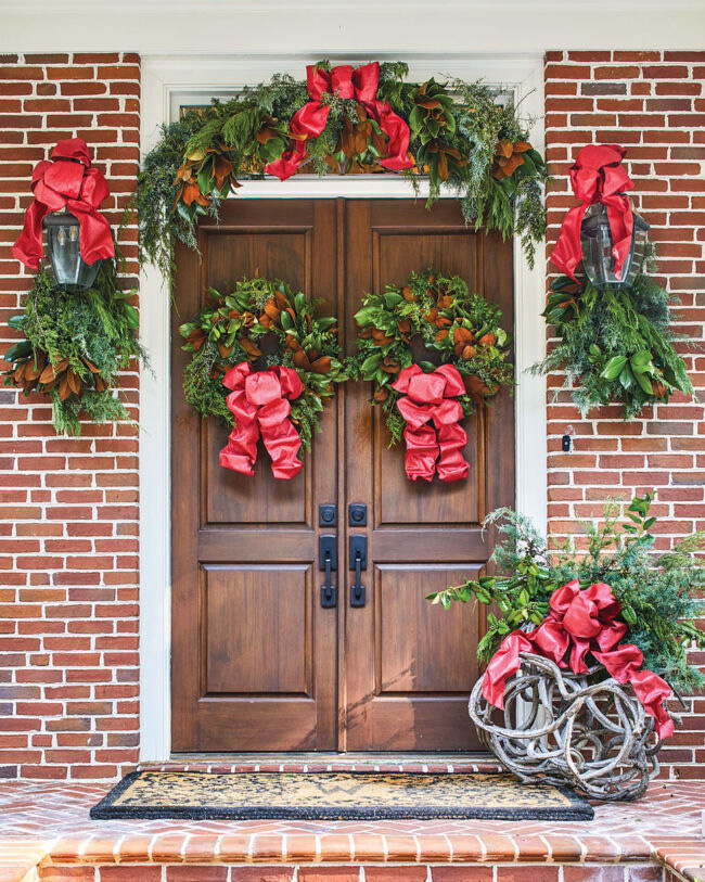 Canaan-Marshall_holiday_door_styling