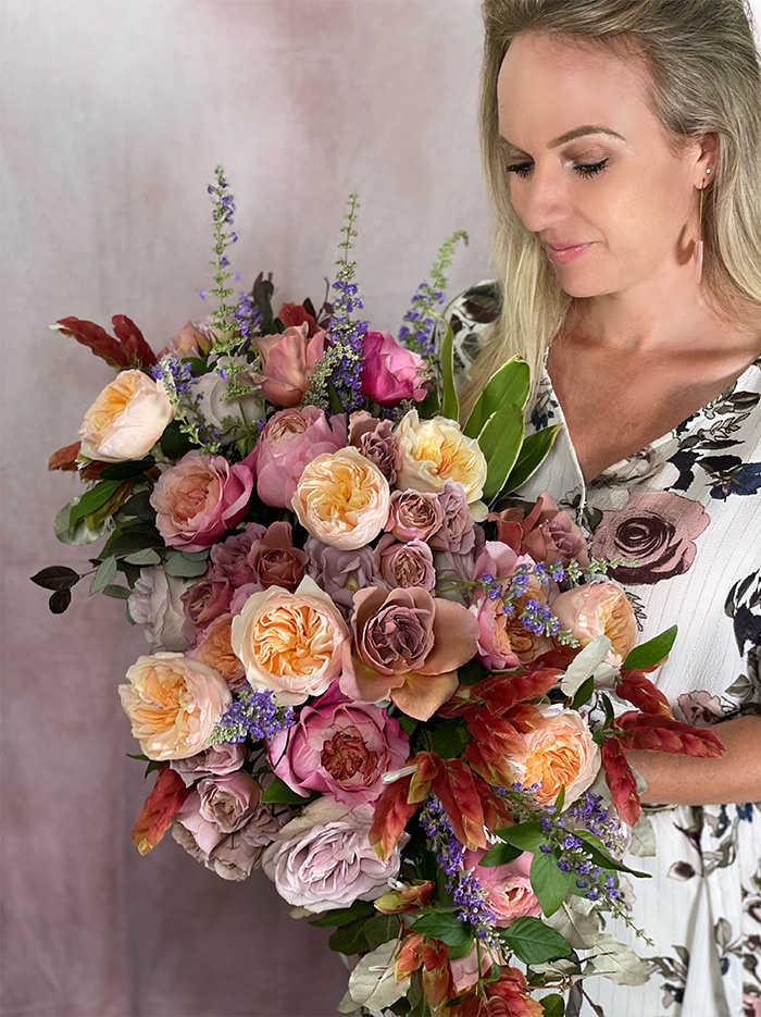 How to Create Beautiful Hand-Wrapped Bouquets - Cascade Floral Wholesale